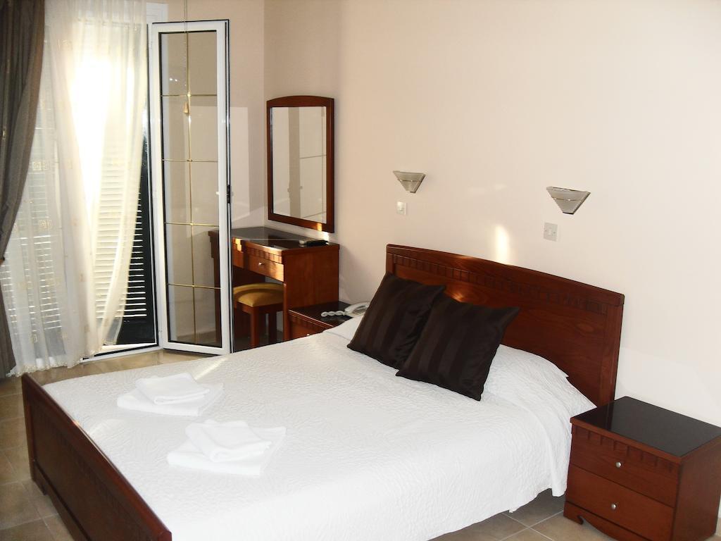 Hotel Pavlos - Studios Tolón Quarto foto